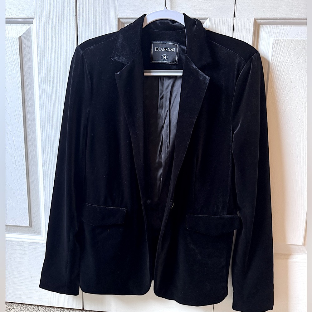 BlankNYC black velvet blazer in size Medium.